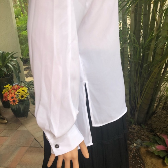 Lovely White V-Neck Blouse **New** - Picture 9 of 10